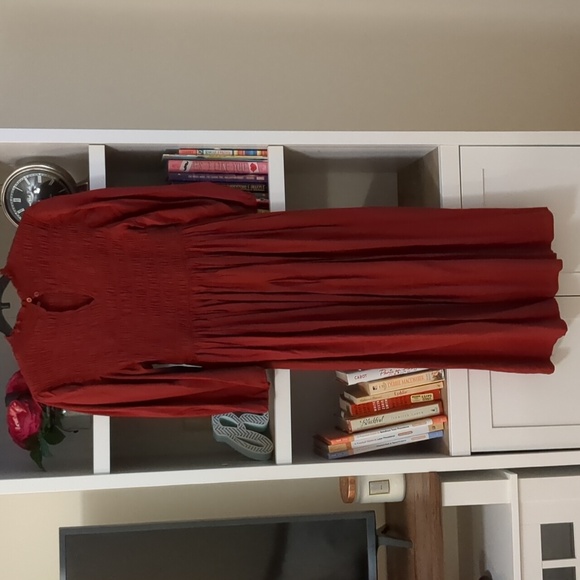 Red Dress - Picture 3 of 3